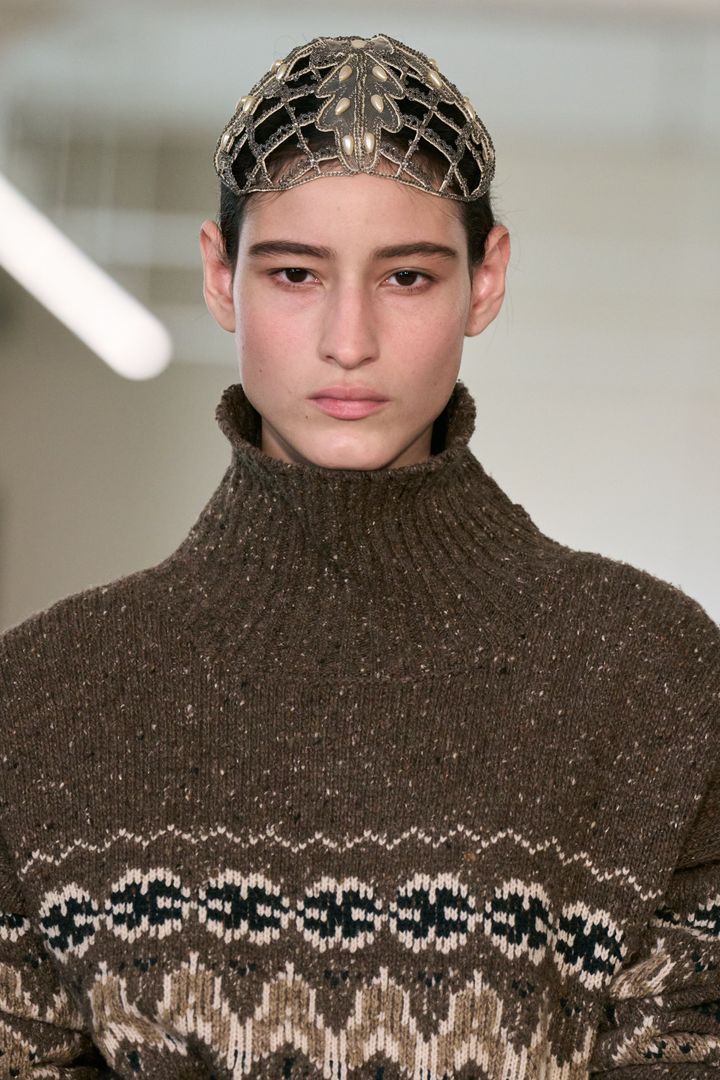 アルチュザラ 2025-26年秋冬コレクションより。