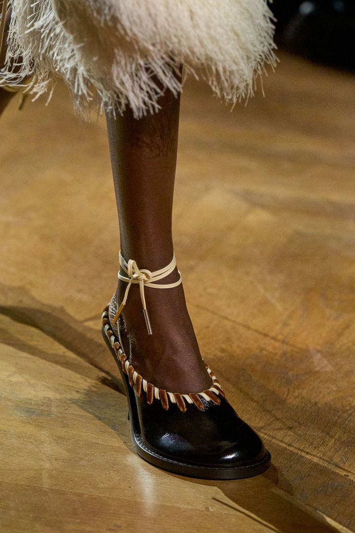 ドリス ヴァン ノッテン 2025-26年秋冬コレクションより。