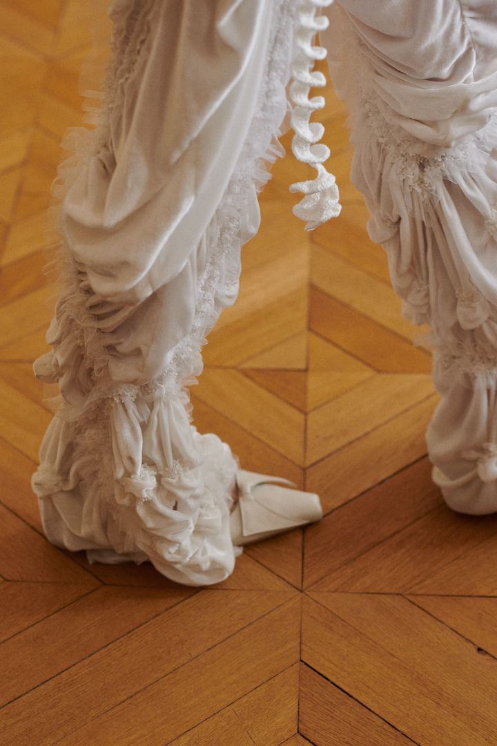 ロイシン ピアス 2025-26年秋冬コレクションより。