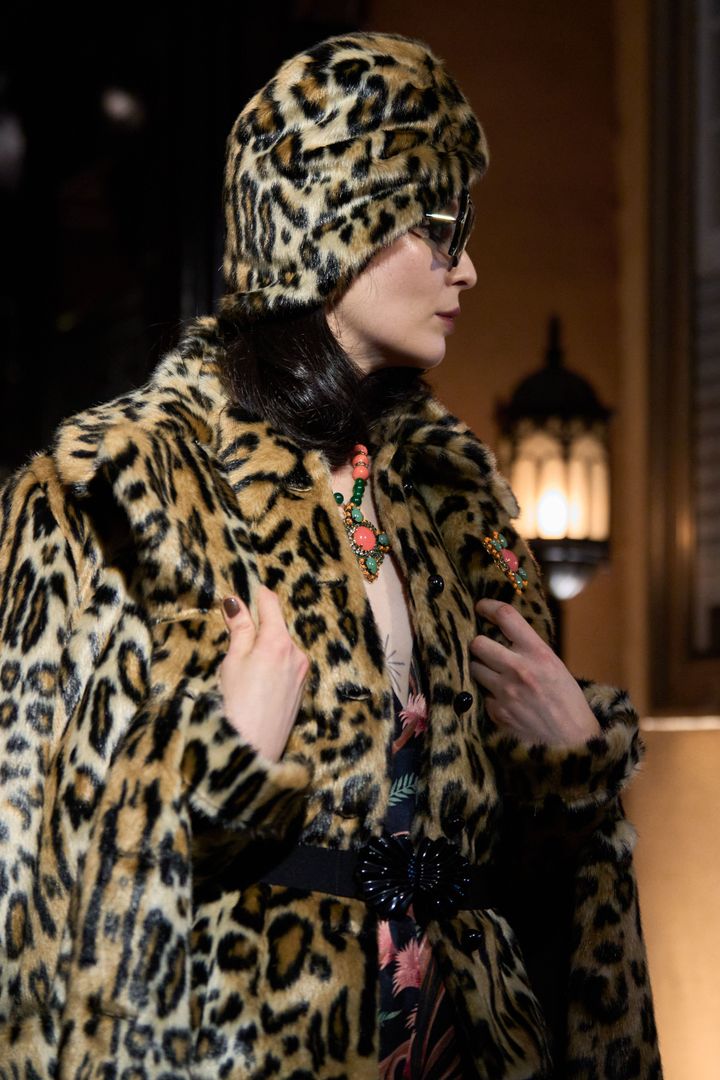 アナ スイ 2025-26年秋冬コレクションより。