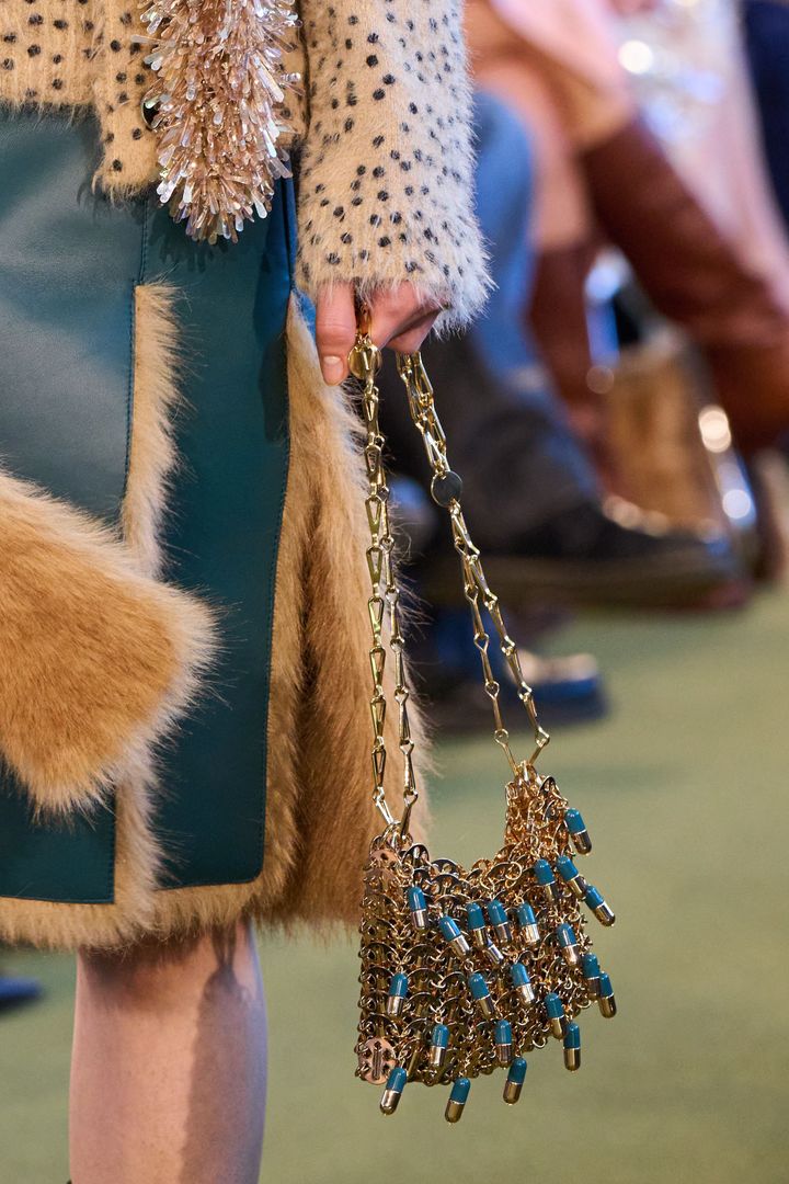 ラバンヌ 2025-26年秋冬コレクションより。