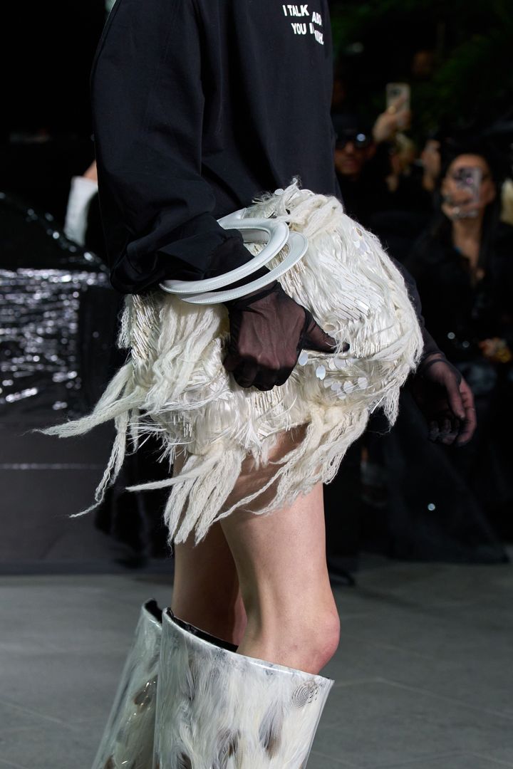 ルアール 2025-26年秋冬コレクションより。