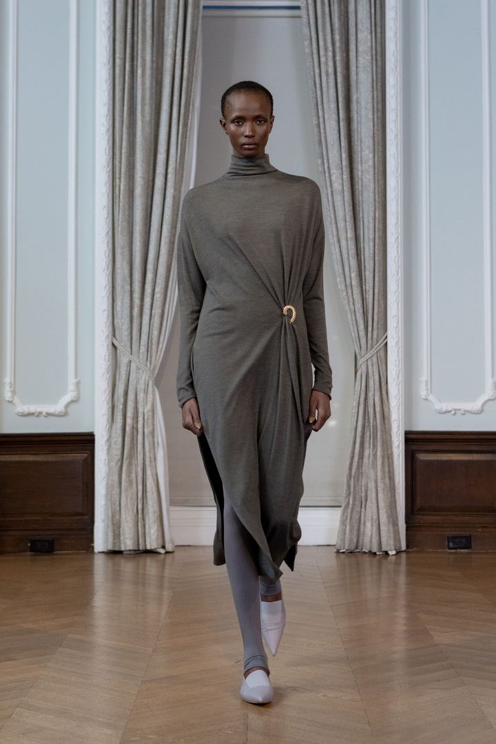 ベーザ 2025-26年秋冬コレクションより。