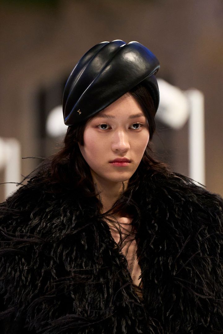 ルイ・ヴィトン 2025-26年秋冬コレクションより。