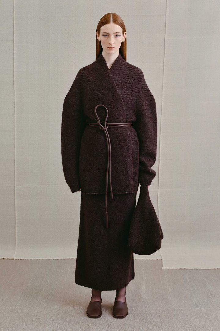ローレン マヌーギアン 2025-26年秋冬コレクションより。