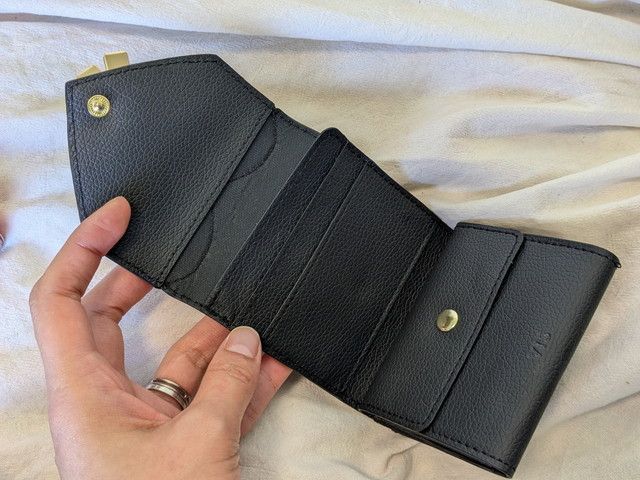 VISハートカット財布縦に開いたところ