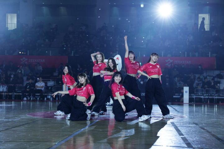 チアパフォーマーによるダンス／ジークスター東京