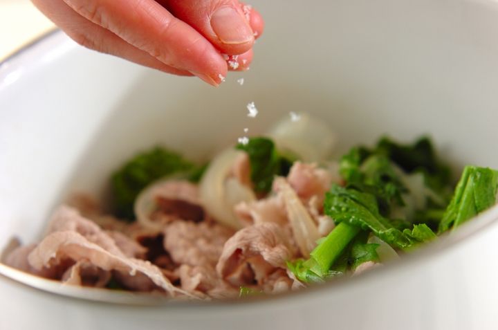 豚と菜の花のサッパリ煮の作り方2