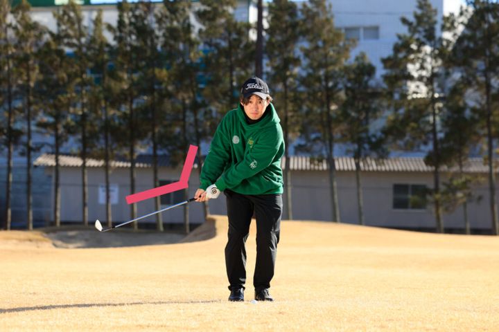 冬のアプローチの正しい打ち方！「超・鈍角＆ノーコック」で払い打つ