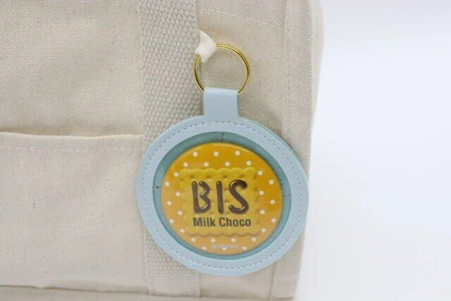 ダイソー 合皮キーホルダー（丸、ブルー、イエロー、グリーン）