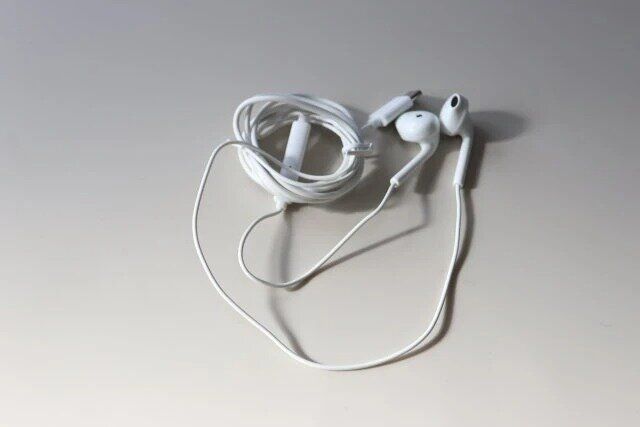 ダイソーのリモコンマイク USB Type-C イヤホン（ホワイト）2