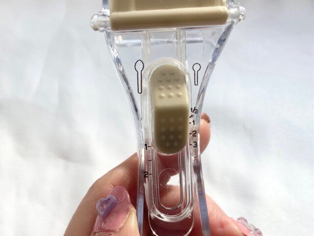 3COINS 《大さじ小さじが1つになった》調節できる計量スプーン／KITINTO 大さじ、小さじをイラストで表している