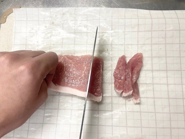 3COINS 汚れ防止まな板シート まな板にセット お肉を切る