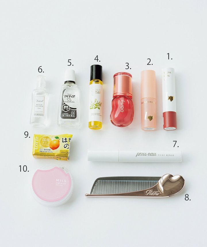 吉田朱里 ポーチの中身