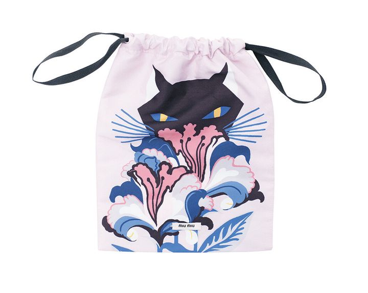 八木アリサ ポーチ