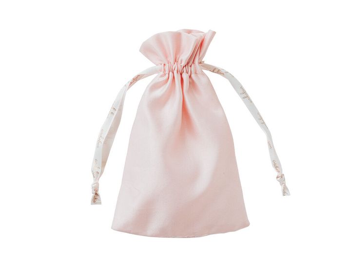 吉田朱里 ポーチ