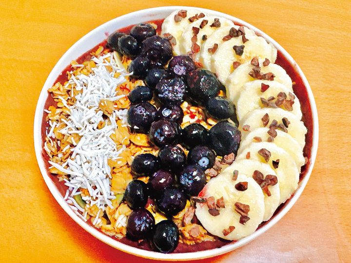 矢吹奈子 アサイーボウル