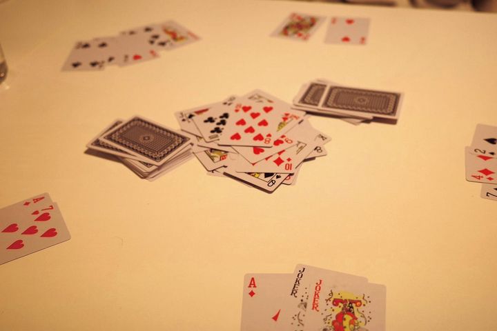 吉田朱里 トランプ