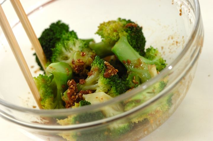 ブロッコリーのゴマ和えの作り方1