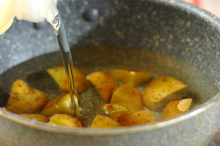 新ジャガと豚肉の中華炒めの下準備2