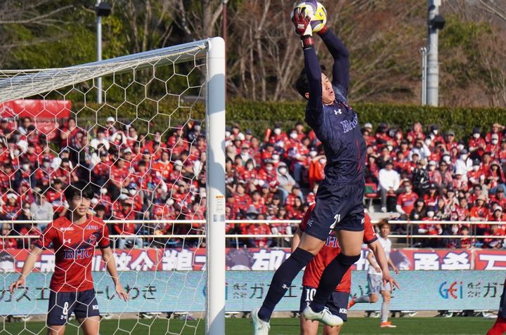 緊急出場でプロデビュー！J2いわきFC大卒ルーキーGK松本崚汰が逆境の中で大健闘「いい緊張感を持ってリラックスできました」
