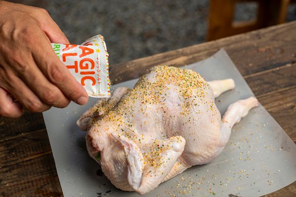 キャンプ飯も簡単に作れる！調理用薪ストーブが画期的すぎる…！