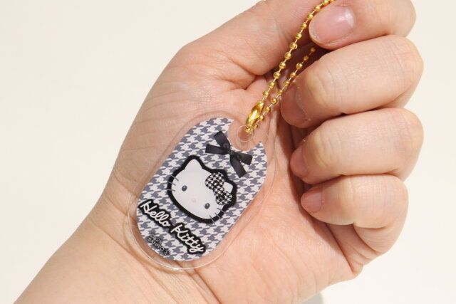 ダイソー アクリルキーホルダー MX スタンダード 10柄 ハローキティ