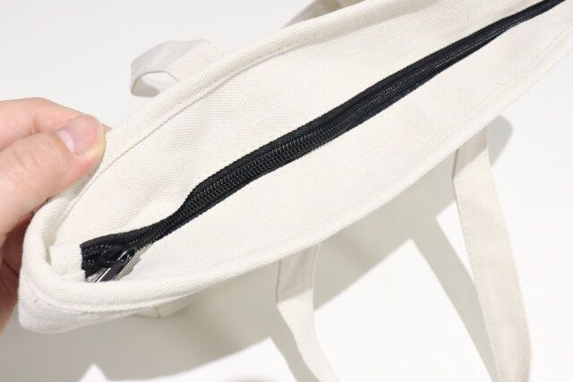 ダイソー 舟形ランチバッグ ファスナー