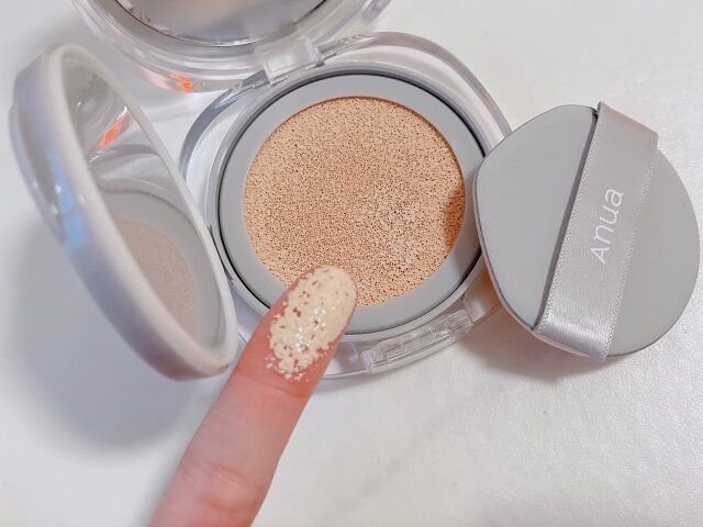 アヌア セミグロウベールクッション 2号ライト 指に付ける