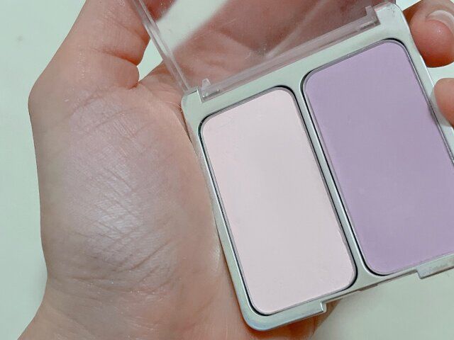 2aN デュアルチーク 01 コットンキャンディ 手に付けて発色確認