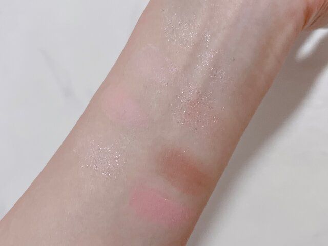 デイジーク ムードシャドウパレット 07 ラブハート 腕に付けて発色確認