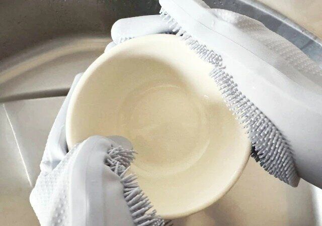 ダイソー ブラシ付シリコーンお掃除手袋