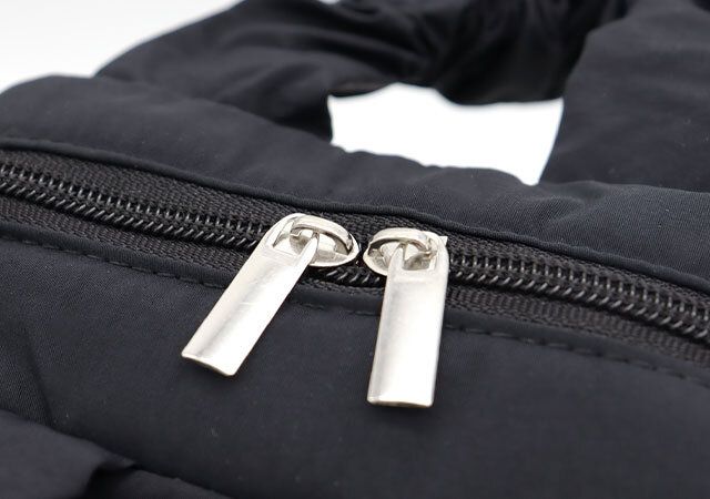 BRILMY黒コスメポーチ付録レビューダブルファスナー