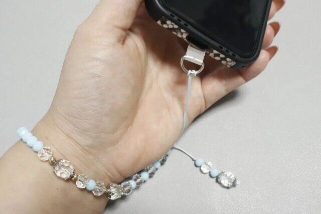 ダイソーの爽やかなストラップカード付ガラスチェーン