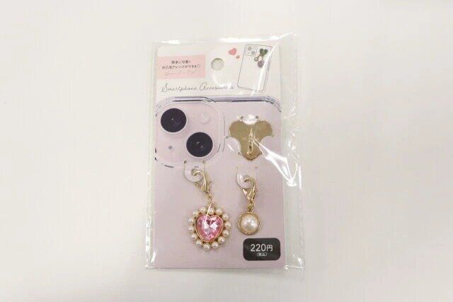 ダイソーのスマホチャーム（ハートパール、3P）のパッケージ