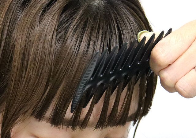 ダイソー メッシュアレンジヘアコーム（静電気防止剤配合） 粗め