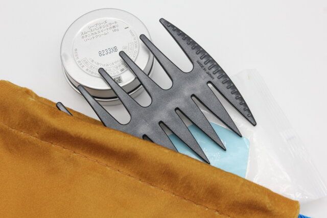 ダイソー メッシュアレンジヘアコーム（静電気防止剤配合） 持ち運び