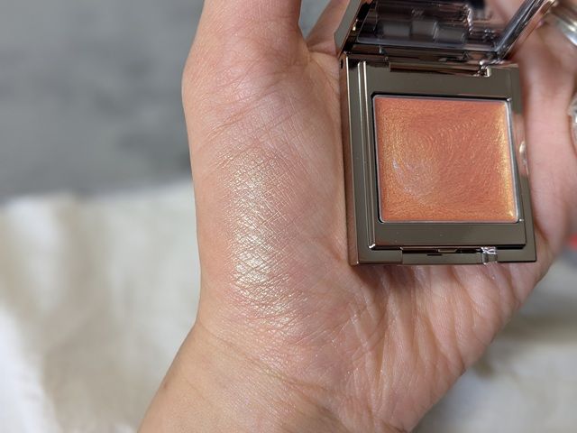 ルナソルコスメの写真