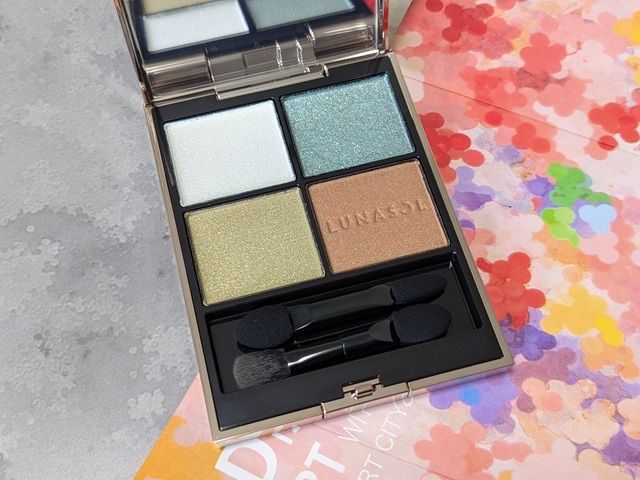 ルナソルコスメの写真