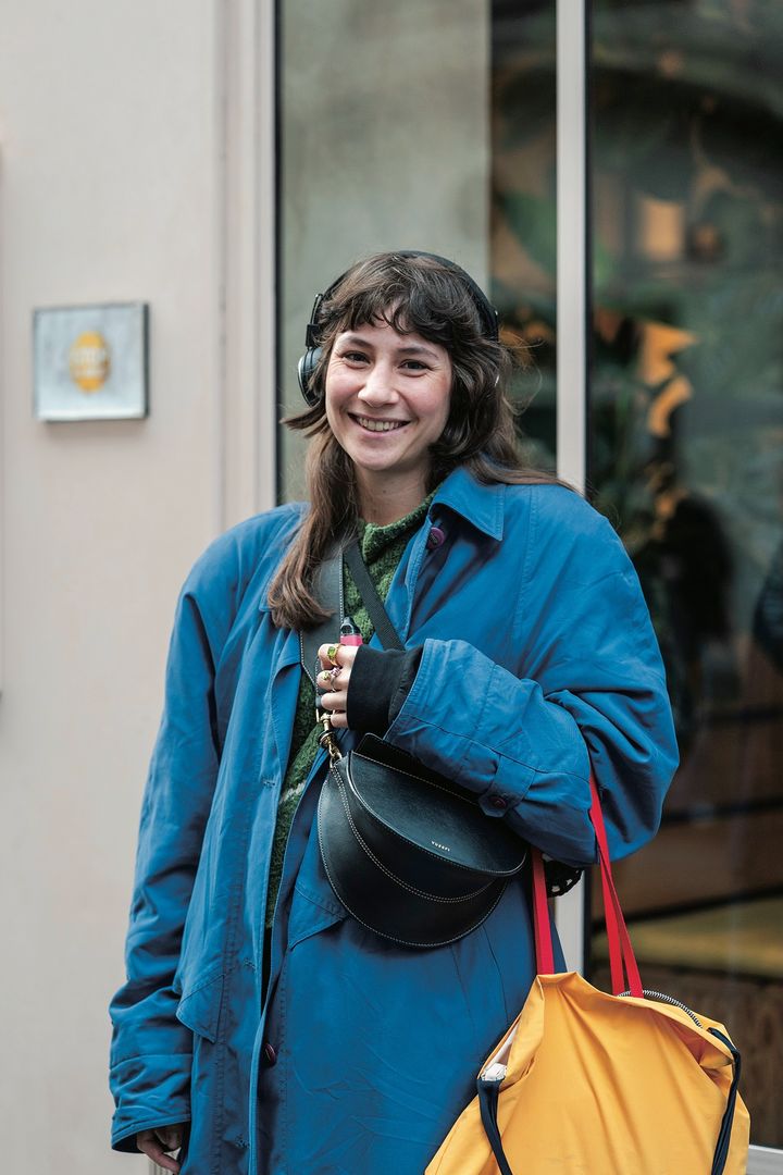 姫カットがかわいい！ パリジェンヌのおしゃれな普段着コーデ