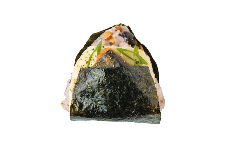 雑穀ご飯で鯖みそおにぎり