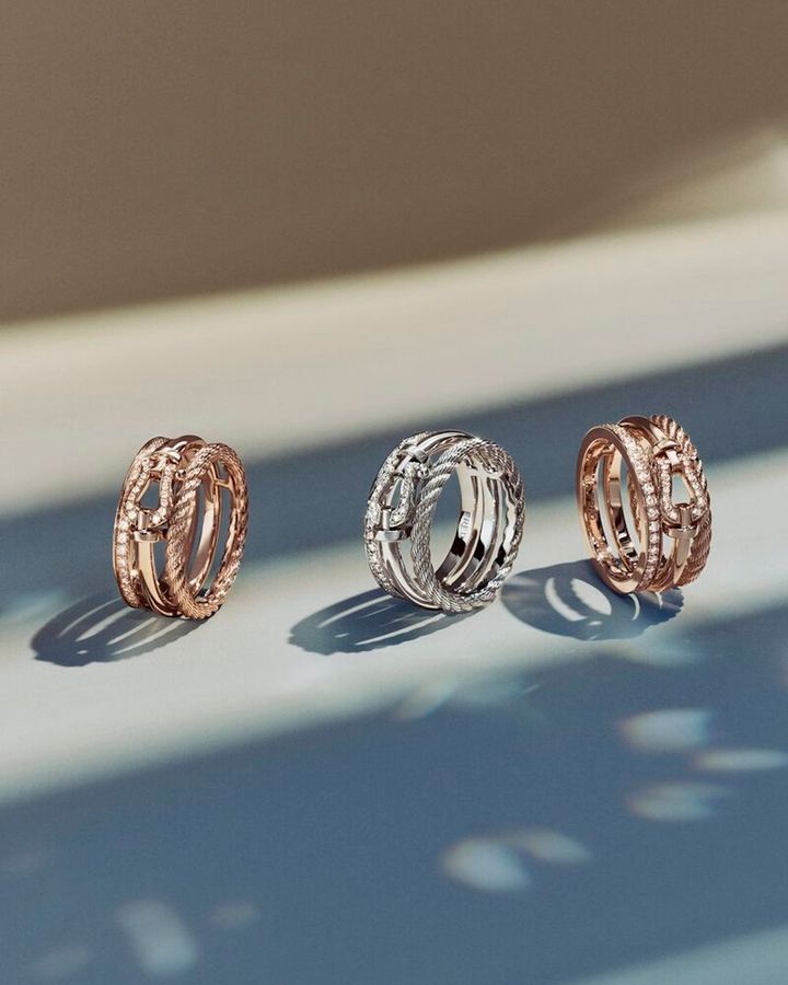 「フォース10 ライズ」リング（PG×ダイヤモンド）￥957,000 （WG×ダイヤモンド）￥1,012,000