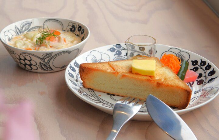 鎌倉散策で立ち寄りたい♪ほっこり過ごす素敵なカフェ「白樺珈琲」