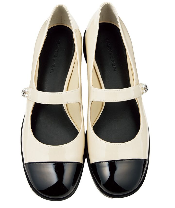 シューズ[ヒール1.7cm]¥9,500(CHARLES & KEITH/CHARLES & KEITH JAPAN)