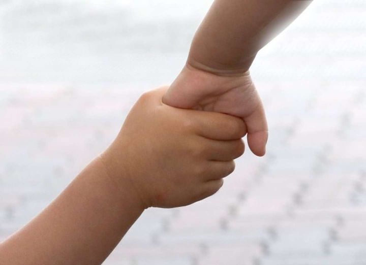 まだ幼い子供たちが...（画像はイメージ）