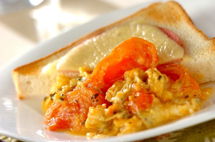 オムレツトースト