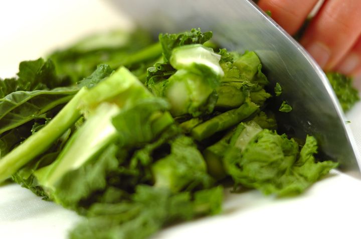 菜の花のペペロンチーノの下準備1