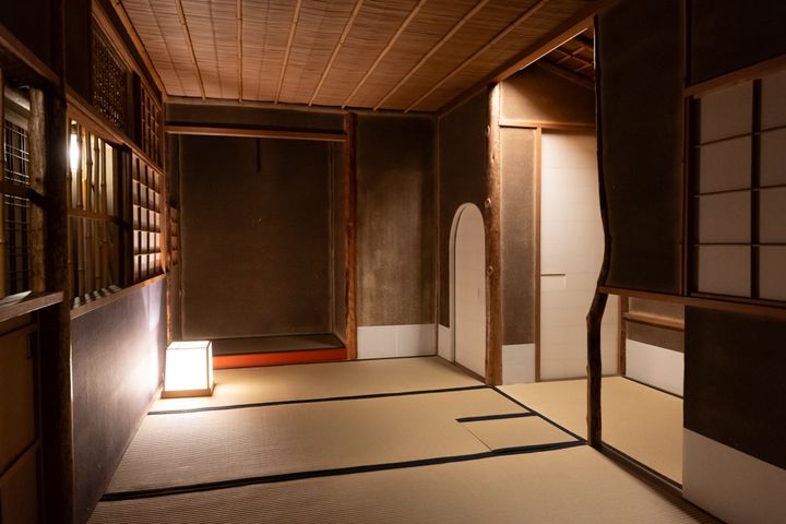 閑雲軒を再現した茶室「松隠」 