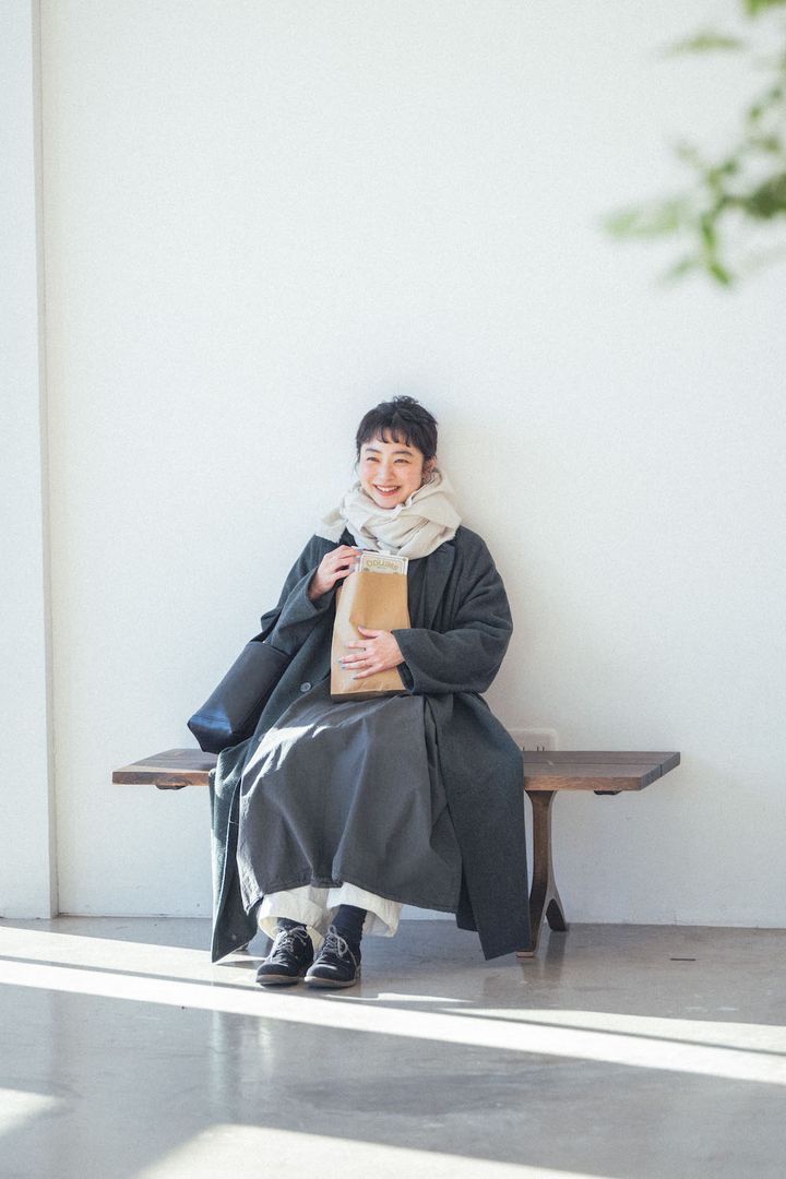 春のワンピースに重ねるパンツは白が正解！お手本コーデ2選【FUDGE FRIEND おしゃれさんの毎日コーディネート｜田中真里奈】