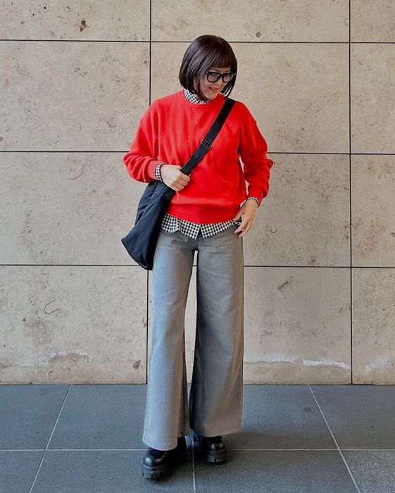 UNIQLO：Cのブラックの「2WAYユーティリティバッグ」×ドレープワイドフレアジーンズ